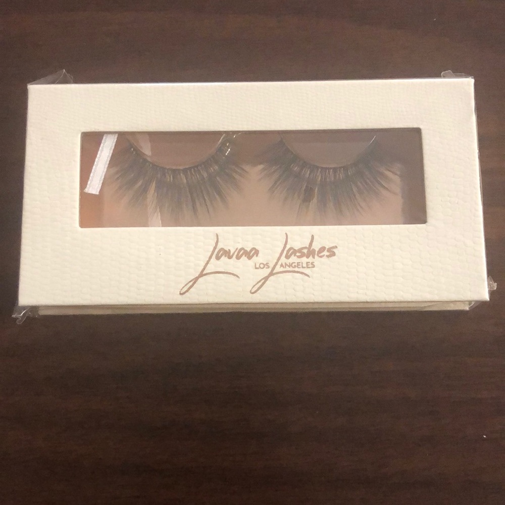 Lavaa Lashes